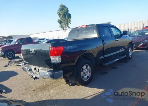 2010 Toyota Tundra Grade 5.7L V8 z USA, uszkodzony, nr VIN 5TFRY5F1XAX074211